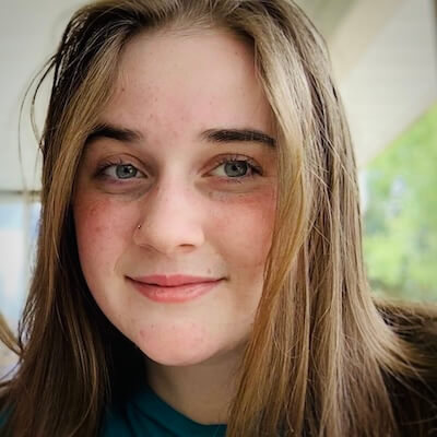 Halayna Taylor staff photo